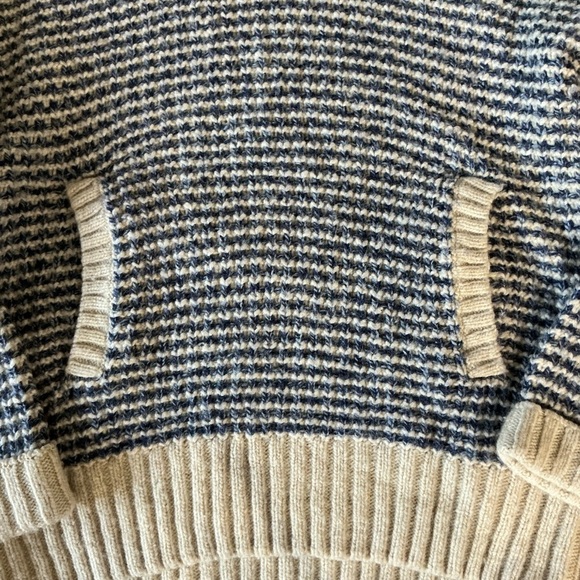 L.O.G.G. Cream and Blue Knit Sweater Wood Closer Detail Front Pocket - Picture 5 of 9